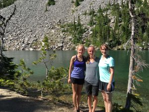 sisters-hiking